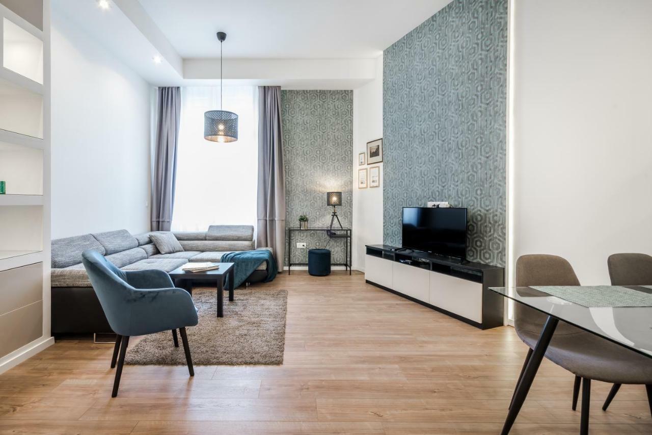 Bpr Thrill Design Home With A/C بودابست المظهر الخارجي الصورة