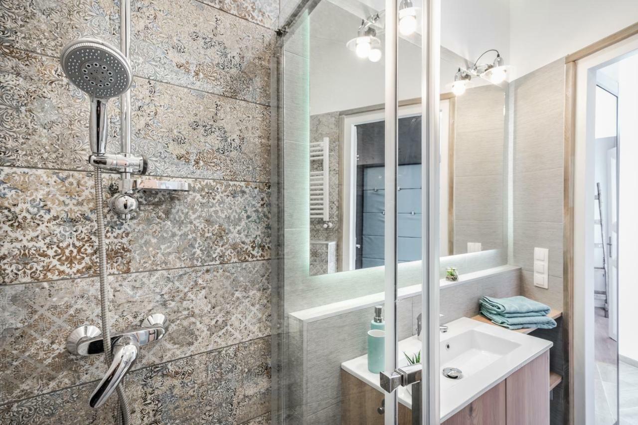 Bpr Thrill Design Home With A/C بودابست المظهر الخارجي الصورة
