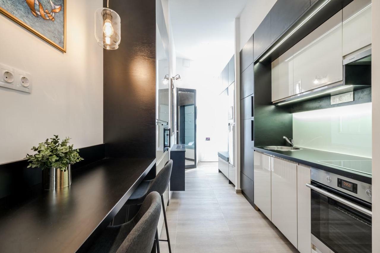 Bpr Thrill Design Home With A/C بودابست المظهر الخارجي الصورة